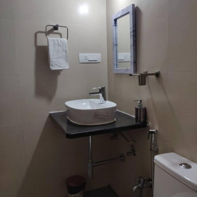 Kivi'S Kozy 2Bhk Luxurious Apartment Goa By Leela Homes Arpora Exterior foto